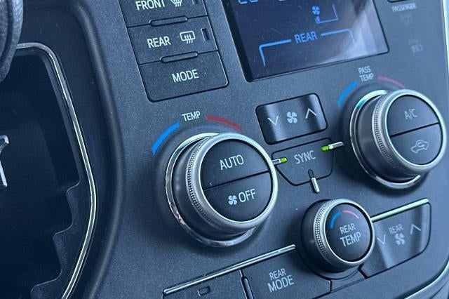 2015 Toyota Sienna LE AAS