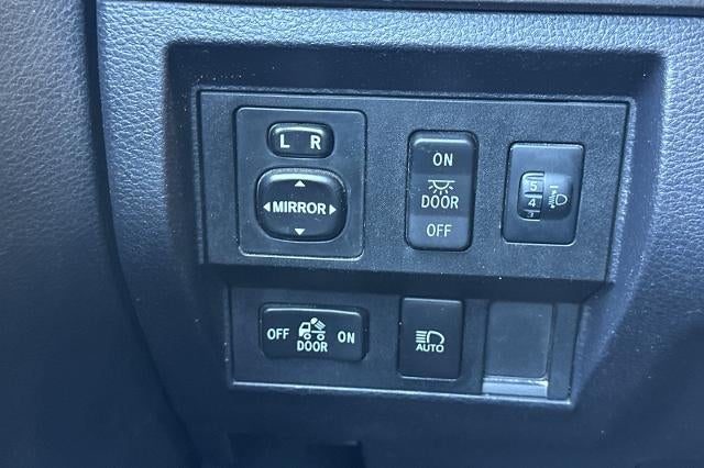 2018 Toyota Tundra SR5 5.7L V8