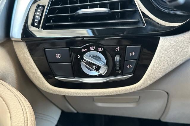 2017 BMW 530i 530i